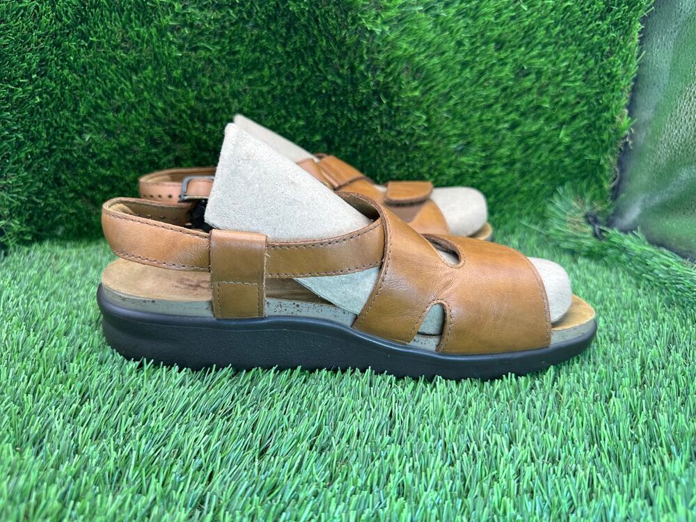 SAS Huggy Slingback Sandal Womens 8.5M Brown Leather Strappy Cross Strap Comfort